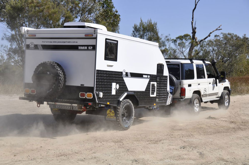 towing a Jawa hybrid caravan/camper