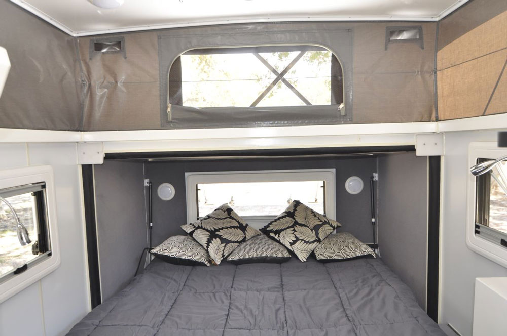 Extendable bed on Jawa Hybrid Camper